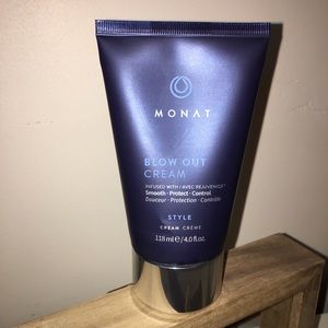 Monat blow out cream